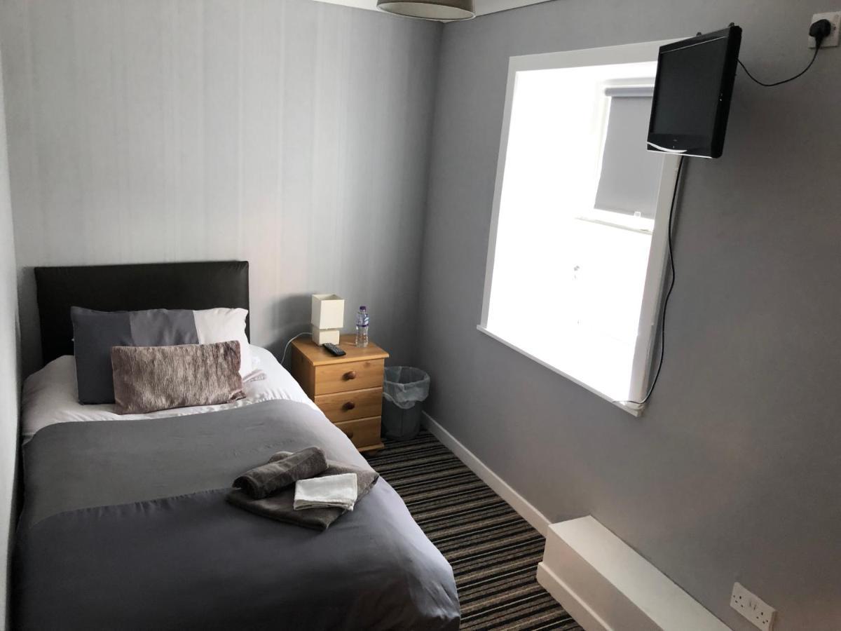 Saracen Head Hotel Beith Kültér fotó